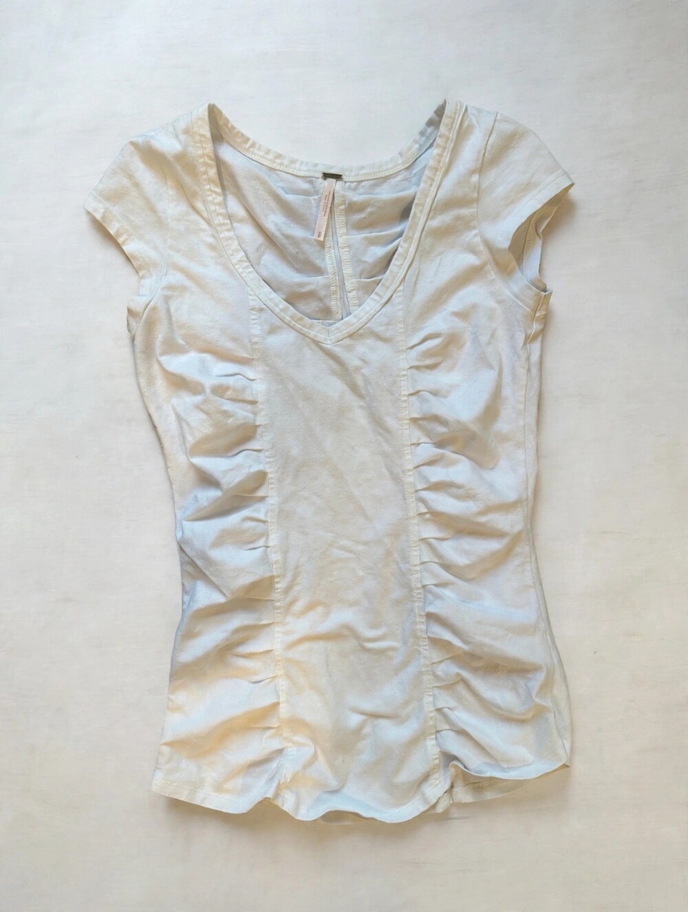 Free People Women's White Ruched V-Neck Short Sleeve Top SP